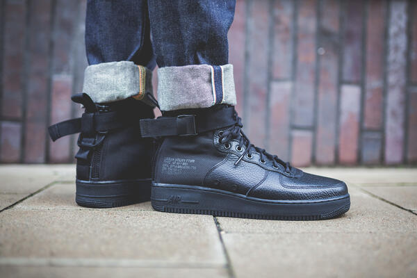 Nike sf air force 1 mid triple black best sale